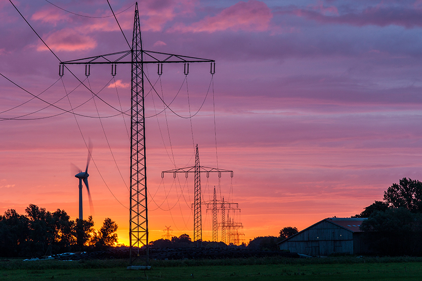 Strommasten zum Thema Stromnetze; Quelle: BMWi/Holger Vonderlind