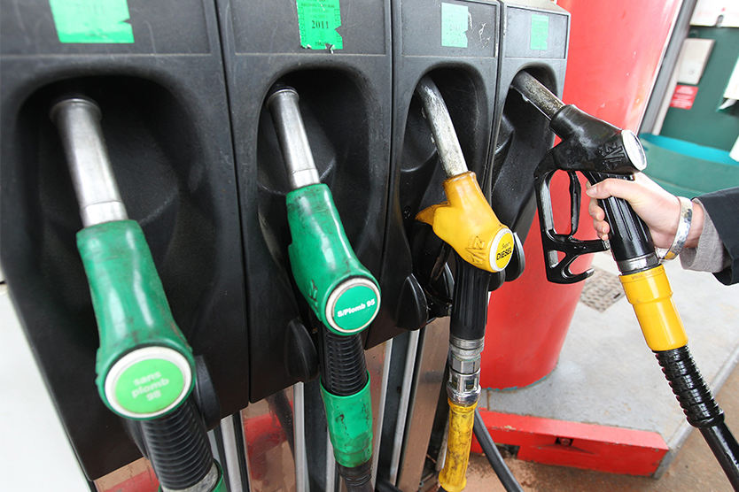 Tankstelle und Zapfsäule symbolisieren die Markttransparenzstelle für Kraftstoffe (MTS); Quelle: colourbox.de
