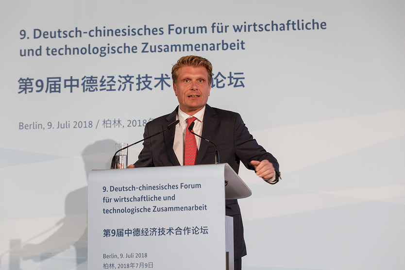 Der Parlamentarische Staatssekretär im Bundeswirtschaftsministerium, Thomas Bareiß, eröffnete am 9. Juli 2018 das neunte Deutsch-Chinesische Forum für wirtschaftliche und technologische Zusammenarbeit.