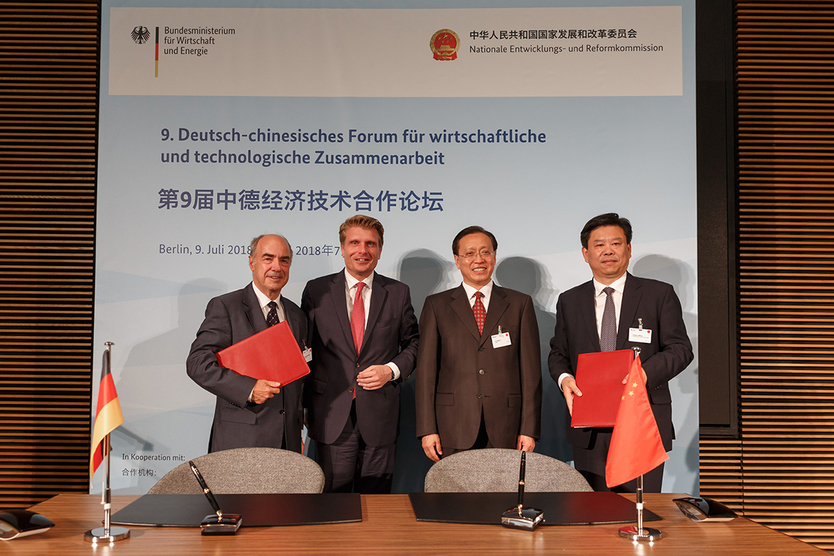 Im Rahmen der deutsch-chinesischen Regierungskonsultationen wurde auch eine Reihe gegenseitiger Regierungsabkommen und Wirtschaftsverträge unterzeichnet.