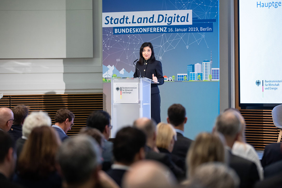Die Hauptgeschäftsführerin des Verbands kommunaler Unternehmen, Katherina Reiche, referierte über Smart Cities aus Sicht der Kommunalwirtschaft.