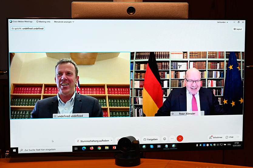 Bundeswirtschaftsminister Peter Altmaier (rechts) und der australische Handelsminister Dan Tehan (links)