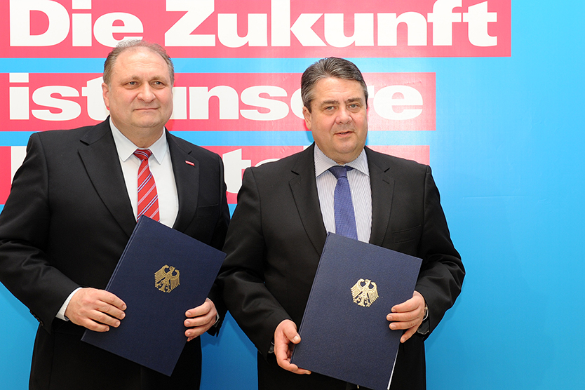 Bundeswirtschaftsminister Sigmar Gabriel (rechts) mit ZDH-Präsident Hans Peter Wollseifer.