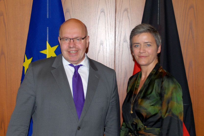 Bundeswirtschaftsminister Altmaier (links) mit EU-Wettbewerbskommissarin Margrethe Vestager (rechts)