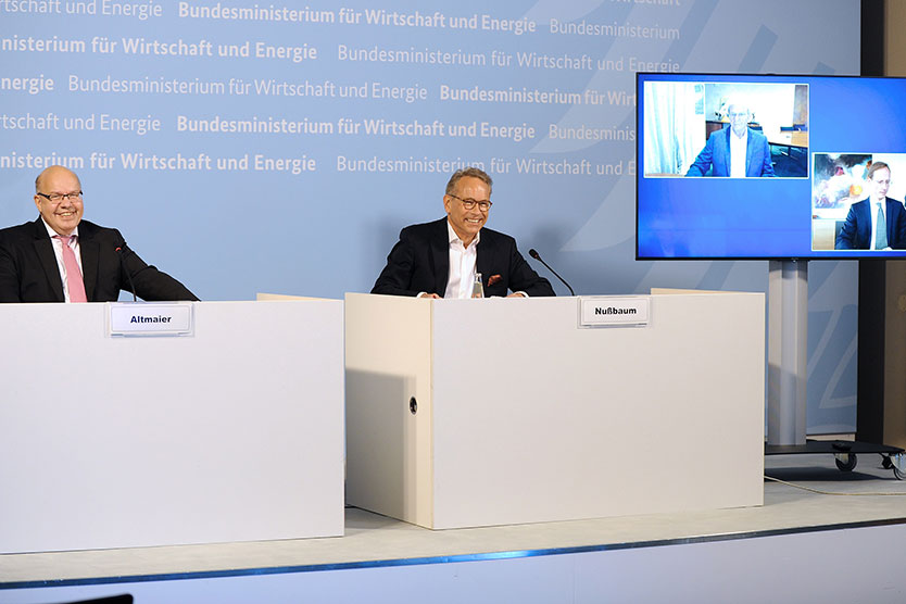 Bundesminister Altmaier und Staatssekretär Nussbaum in einer Videokonferenz mit den CureVac-Verantwortlichen Dietmar Hopp und Franz-Werner Haas.