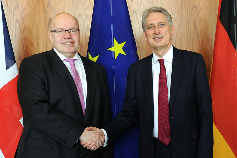 Peter Altmaier (left) meets with Chancellor of the Exchequer Philip Hammond (right)