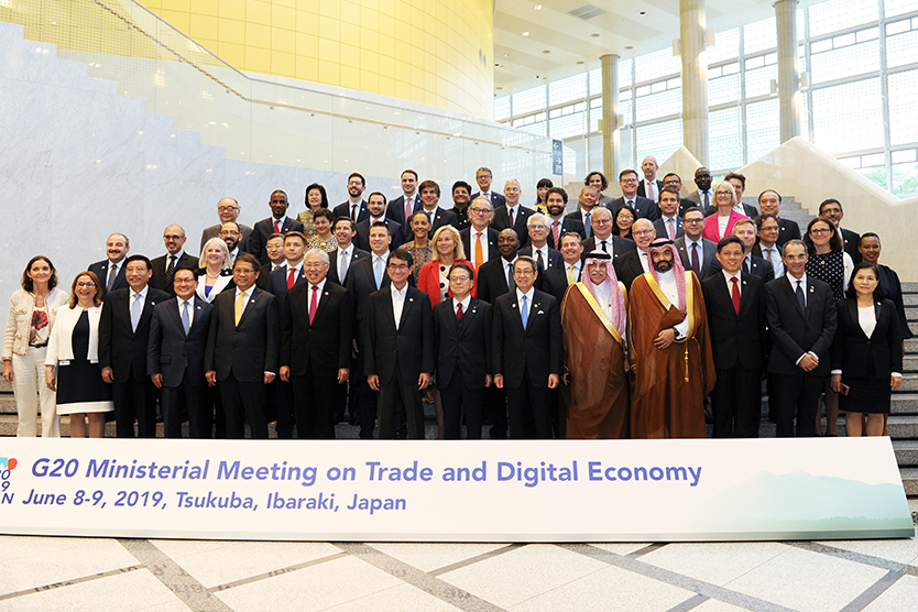 Family photo of the G20 Trade and Digital Economy Ministers in Tsukuba