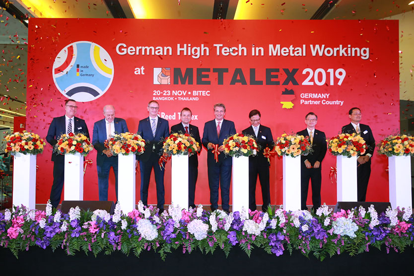Parliamentary State Secretary Thomas Bareiß (5th from left) at the opening of METALEX in Bangkok
