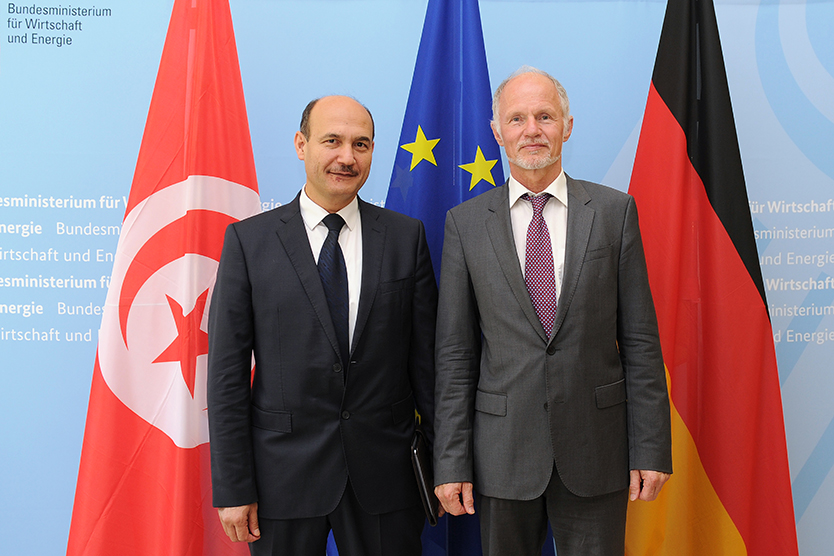 Le secrétaire d'État Rainer Baake (à droite) avec le ministre de l'Énergie tunisien Mongi Marzoug (à gauche); source: BMWi/Susanne Eriksson