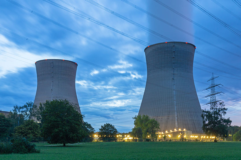 Une centrale nucléaire illustrant l'énergie nucléaire